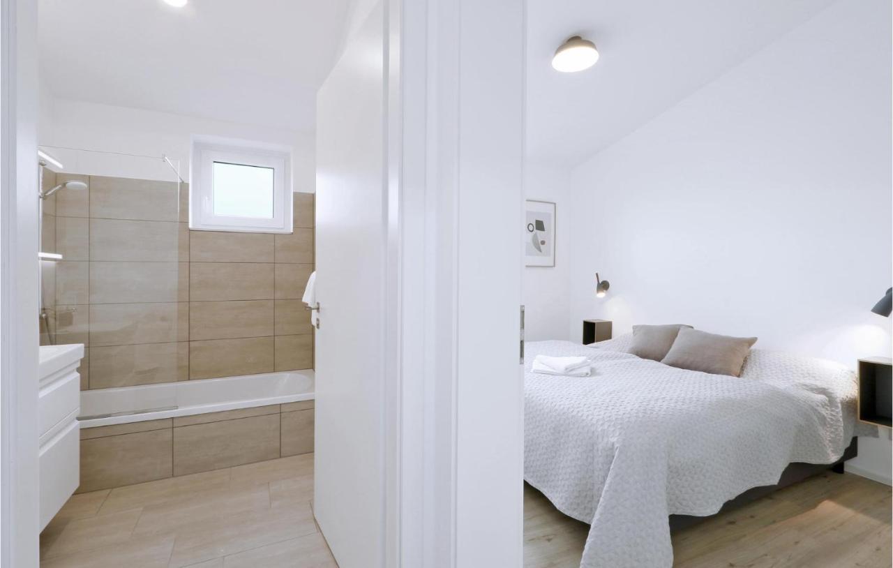 Lovely Home In Lembruch-Duemmer See With Sauna Extérieur photo